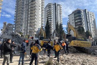 Depremin ardından Adana'da 3. gün | Arama kurtarma çalışmaları sürüyor