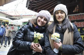 “Nergisler geri döneceğimiz günleri, umudu temsil ediyor”