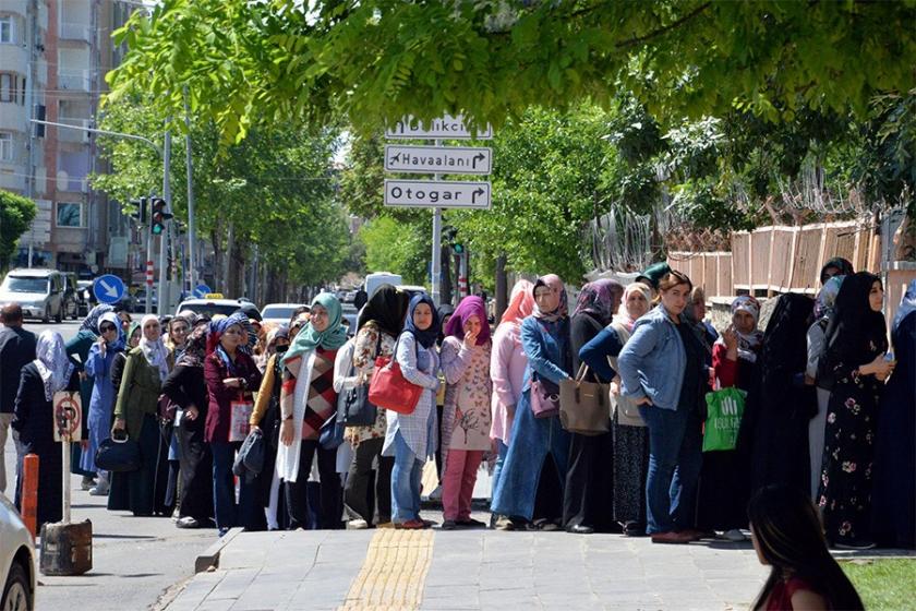 İşsizlik fonunu seçim kampanyasında kullandılar