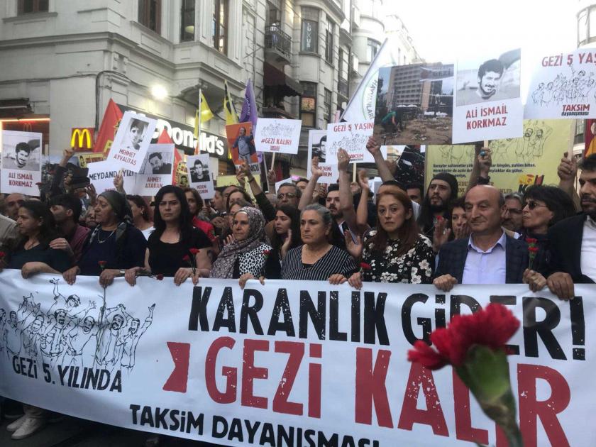 Gezi Davası kararına tepki yağıyor: Hukuk bir kez daha ayaklar altına alındı, #GeziyiSavunuyoruz