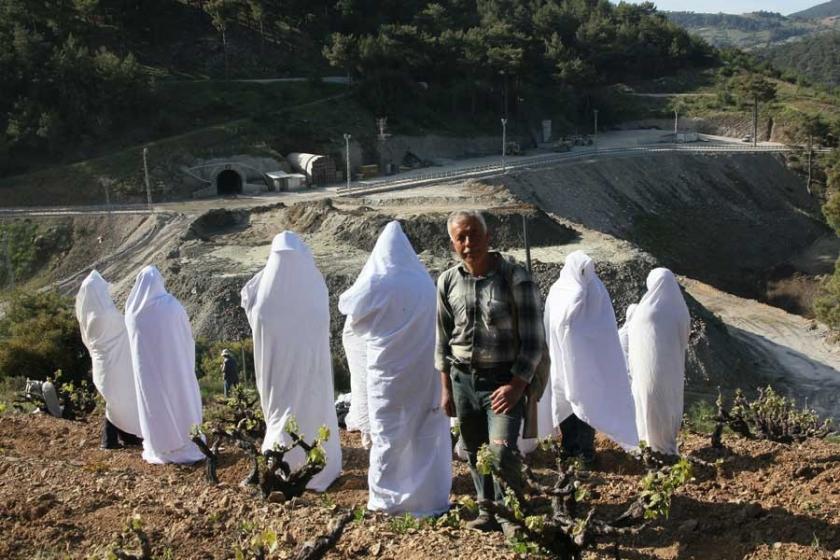 Direnirsen bağ olur: 'Yalnız Efe' topraklarını satmadı, kazandı