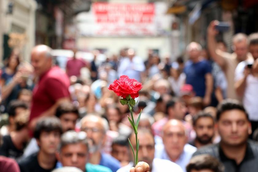 10 yıl geçti, kaybedenler değil ama Cumartesi Anneleri yargı önüne çıktı