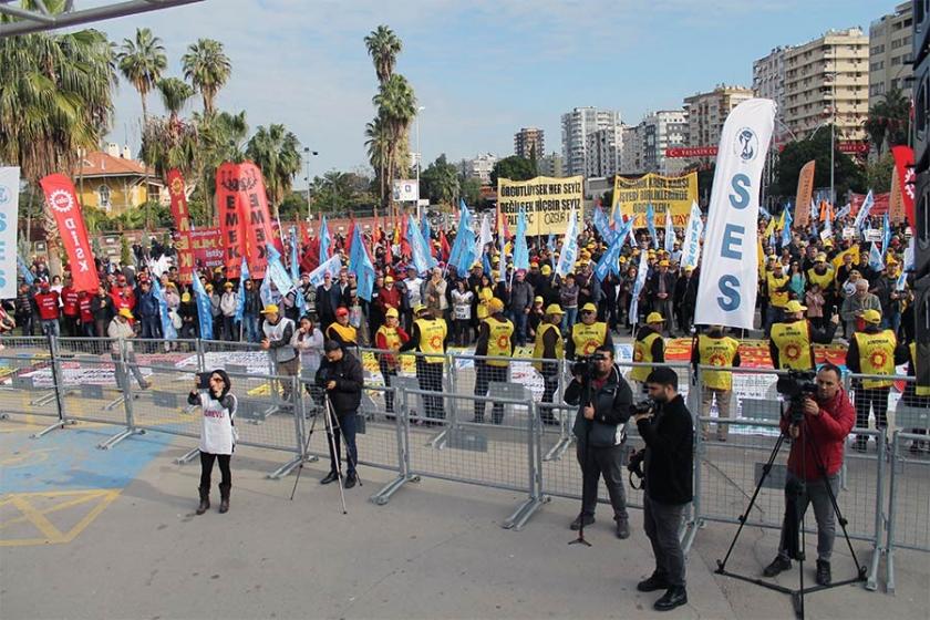 Adana’da krize karşı miting: İşçilerin borcu değil, alacağı var