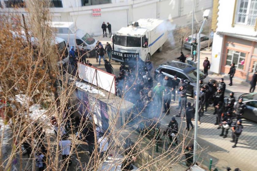 Van’da Leyla Güven yürüyüşüne saldırı: 2 yaralı