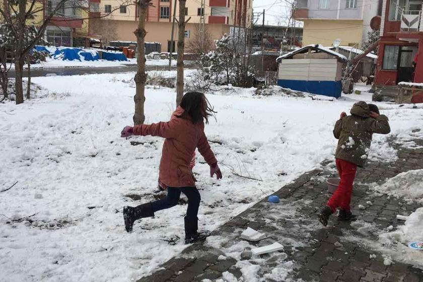 İstanbul'da beklenen kar yağışı nedeniyle eğitime 21 Mart'a kadar ara verildi