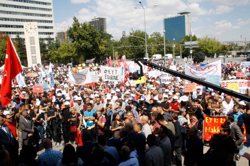 EYT'liler Ankara'da düzenledikleri mitingde Meclise seslendi