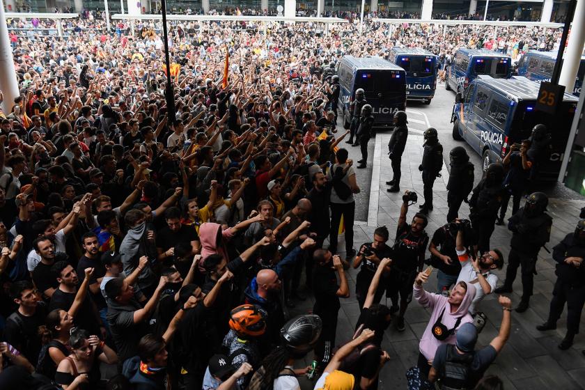 İspanya'da özerk bölgelerdeki 10 partiden "Katalonya sorununa" çözüm talebi