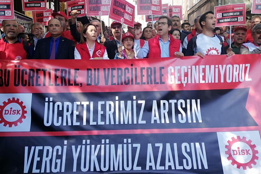 DİSK: Ücretlerimiz artsın, vergi yükümüz azaltılsın