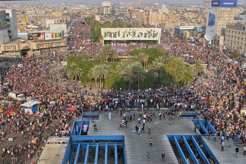 Irak'ta yine protesto gösterilerine müdahale sırasında insanlar öldürüldü