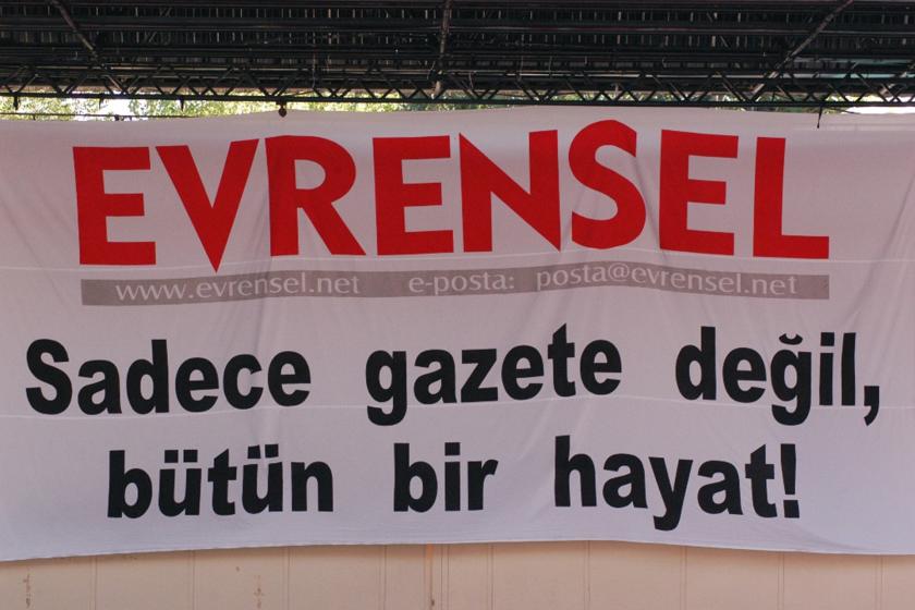 Esenyalı mahallesinde kadınlar Evrensel'e sahip çıktı: Gazete okumak ne zamandır suç?