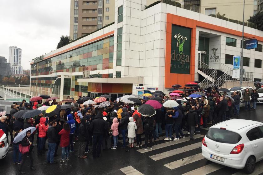 Doğa Koleji ile ilgili beklenen açıklama gelmedi, veliler okulların önüne akın etti