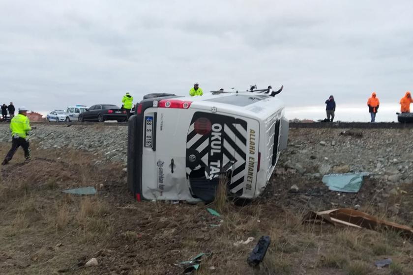 Aksaray'da işçileri taşıyan servis kaza yaptı: 16 yaralı