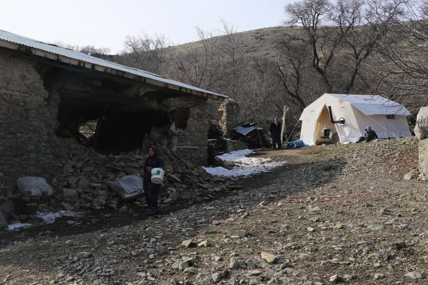 Köylerdeki depremzedeler: Yardım seferberliği başlamış ancak bize bir şey gelmedi