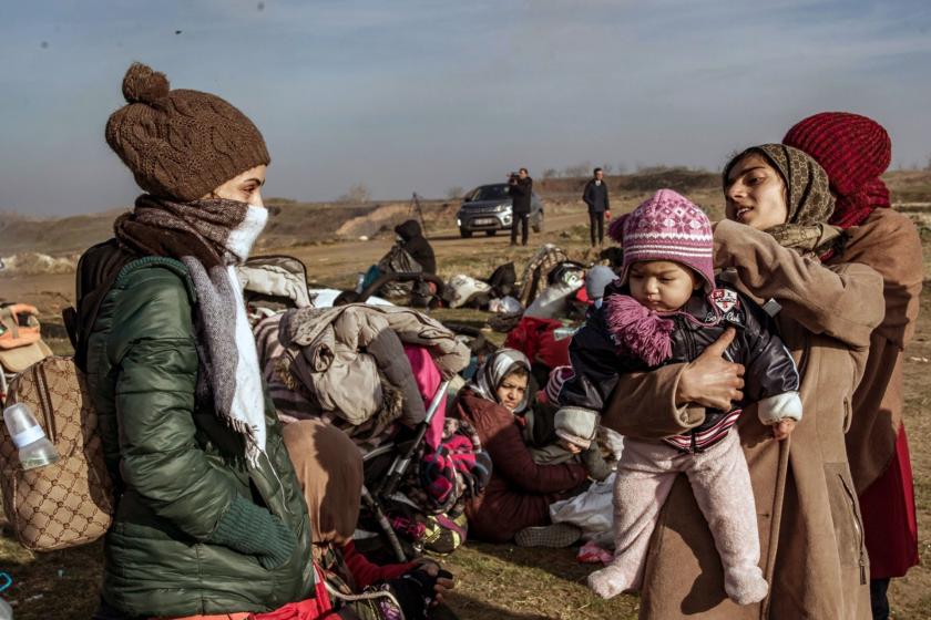 Mülteci kamplarında korona kol geziyor