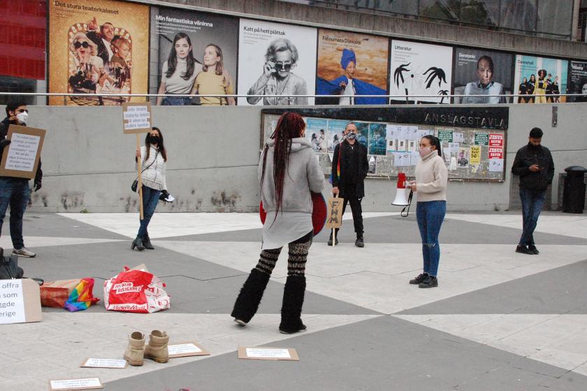 Gençler, İsveç’in korumayan "korona stratejisini" protesto etti