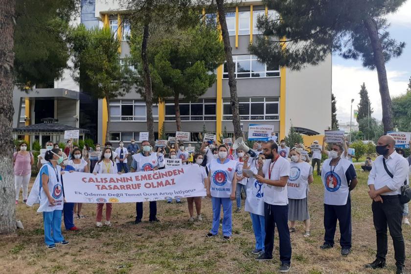 DEÜ sağlık çalışanları başhekimliğin kanuni işlem uygulayacağını duyurmasına tepkili