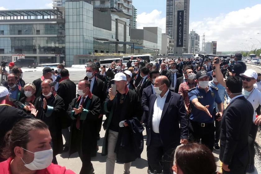 Baro başkanları tüm engellemelere rağmen yürüyüşlerini tamamladı, Anıtkabir'e ulaştı