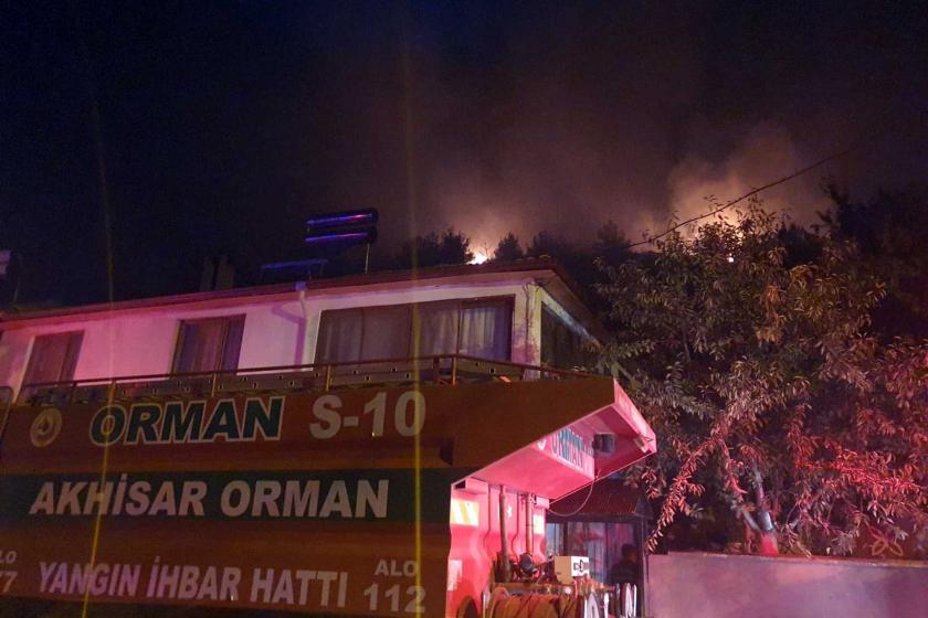 Soma'da çıkan orman yangınında bir mahalle boşaltıldı, yangın kontrol altına alındı