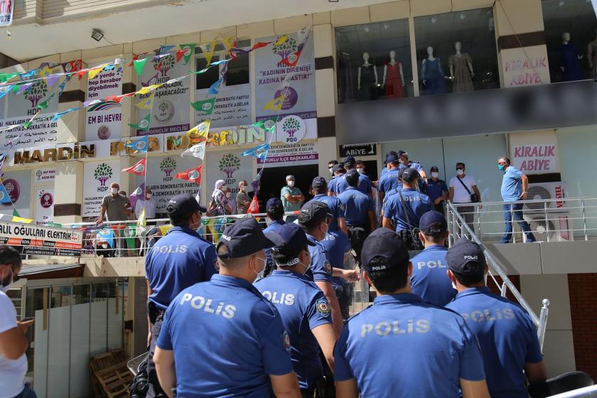 HDP’ye operasyona Hopa ve Fındıklı’dan tepki, Mardin'de açıklamaya engelleme