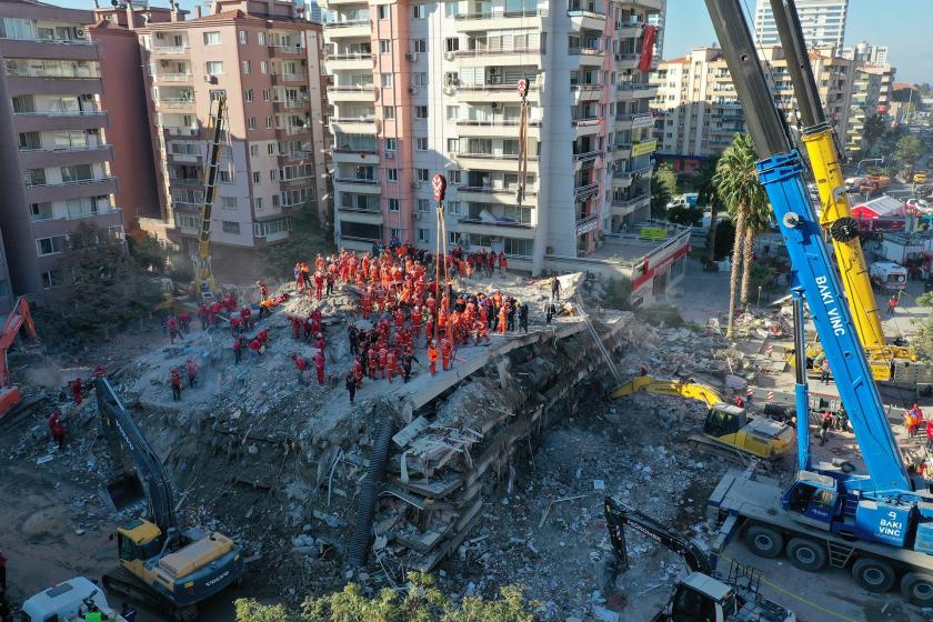 İzmir'de deprem | 115 kişi hayatını kaybetti, 1034 kişi yaralandı