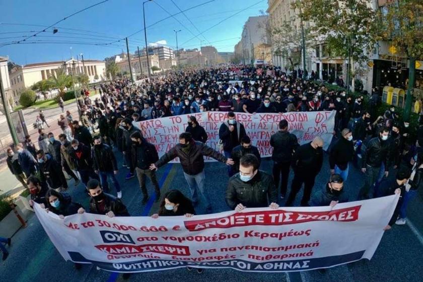 Yunanistan'da öğrenciler yine sokakta: Üniversitede şirket ve polis istemiyoruz