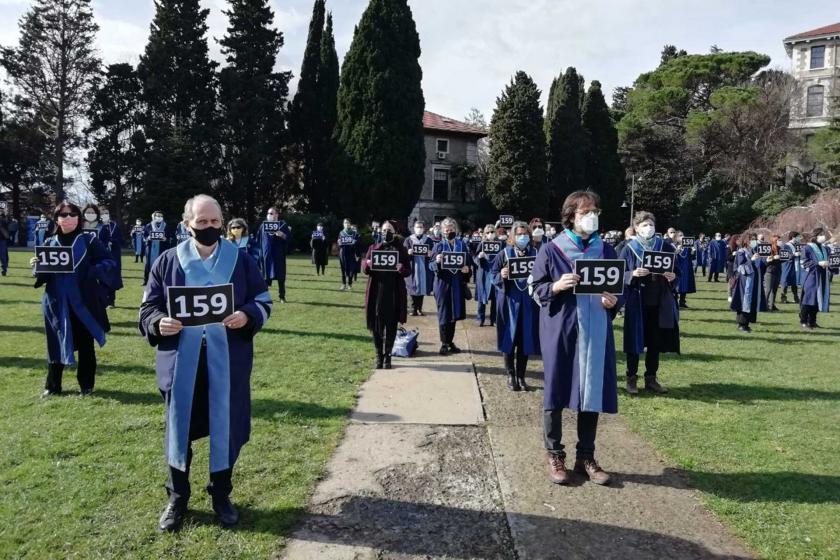 Boğaziçi akademisyenleri "Melih Bulu istifa" sloganıyla yürüdü