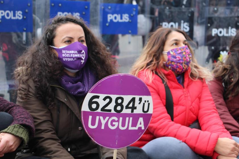 İstanbul Sözleşmesi eylemine katılan mültecilere sınır dışı kararı Meclis gündeminde