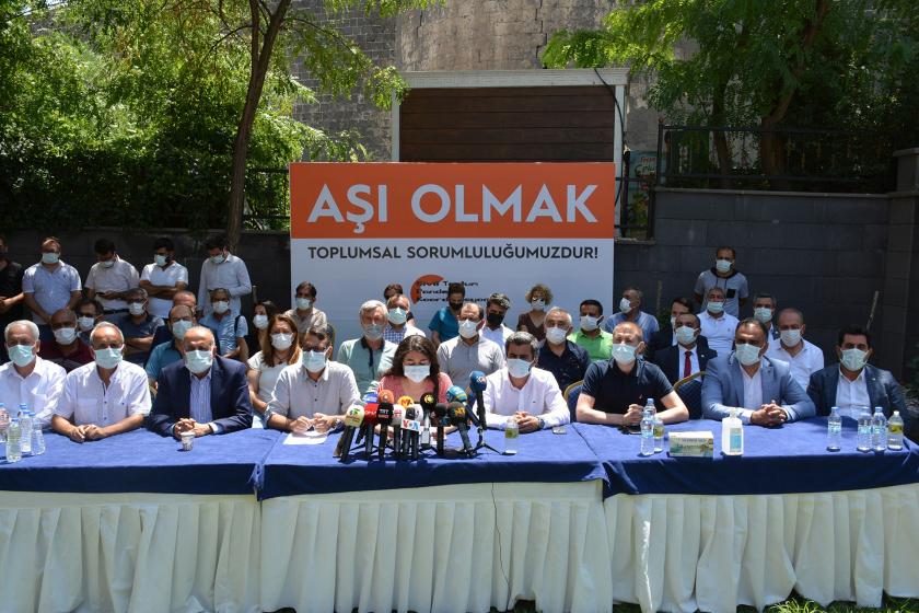 Diyarbakır’da "aşılanalım, salgını birlikte aşalım" seferberliği