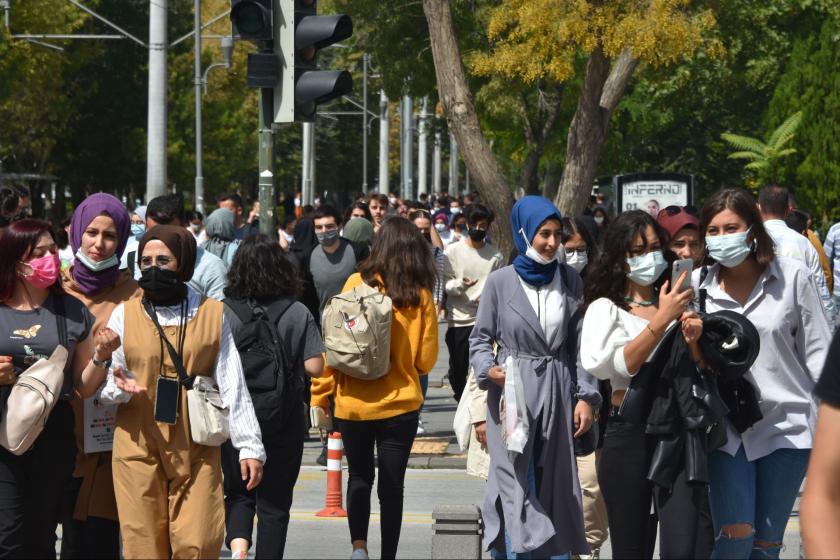 Gençler büyük cendere altında: İşsizlik, düşük ücret, kaybolan yıllar