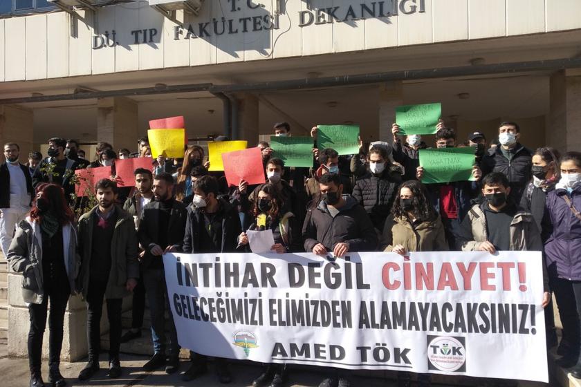 Diyarbakır’da Tıp öğrencileri Enes Kara için seslendi: Üniversiteleri tarikatlara bırakmayacağız