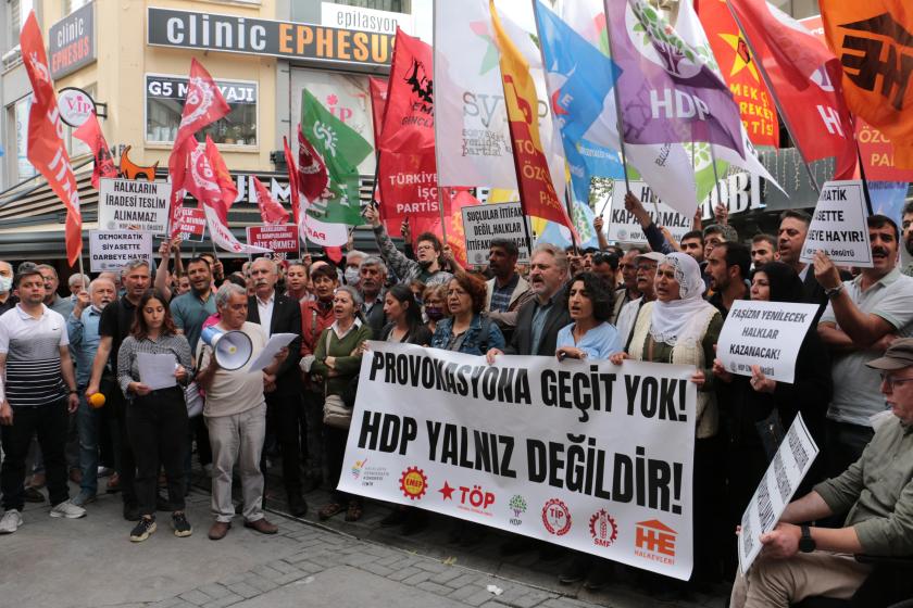 İzmir ve Adana'da HDP Genel Merkezine abluka ve polis tehdidi protesto edildi