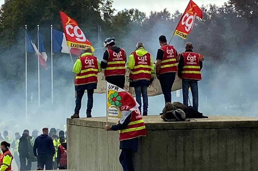 Fransa’da insanca yaşam için grev ve protestolar