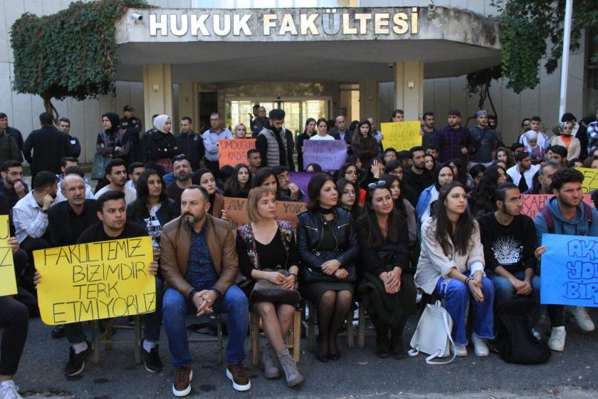 Dicle Üniversitesi Hukuk fakültesi öğrencilerine Eğitim Sen’den destek ziyareti