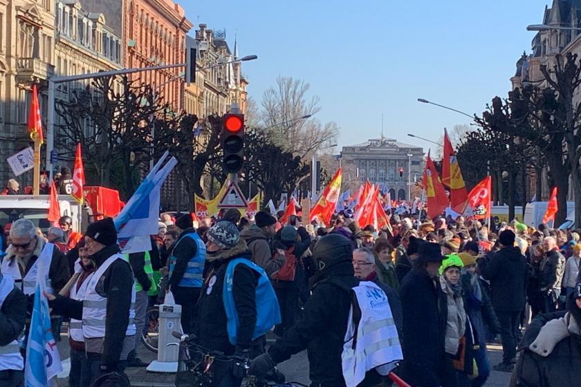 Fransa: Mücadele ile kazandık, sokakta koruyacağız