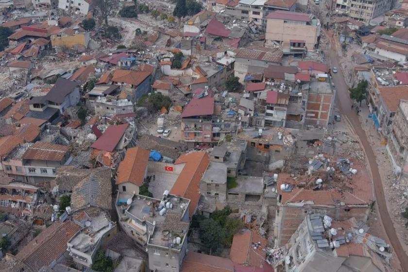 “Deprem bölgelerinde her türlü müdahale bilimi, tekniği ve meslek ilkelerini gözeterek yapılmalıdır”