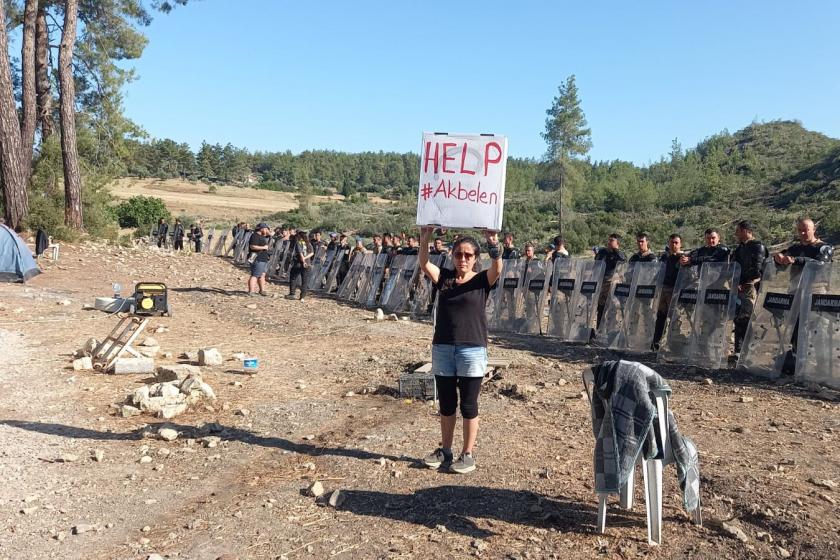 Akbelen güne abluka ile başladı