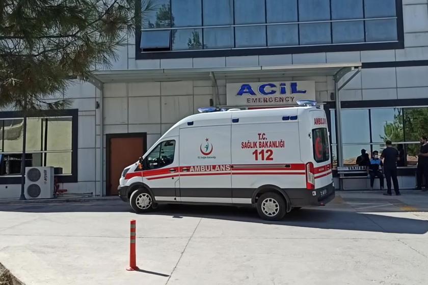 Ambulans ihalesini düzenleyen bürokratlar, kazanan firmadan bedavaya yakın otomobil almış