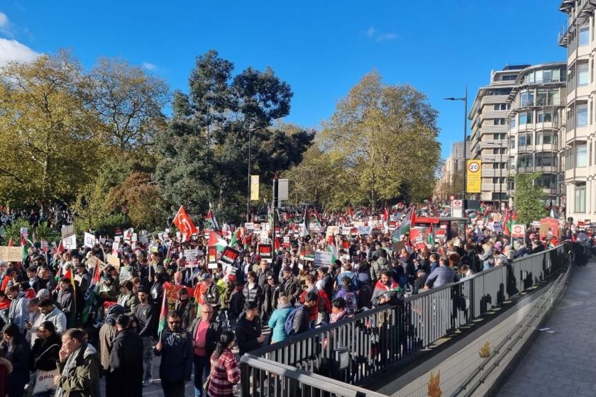 Londra'da Filistin'e destek büyüyor, hükümete tepki artıyor