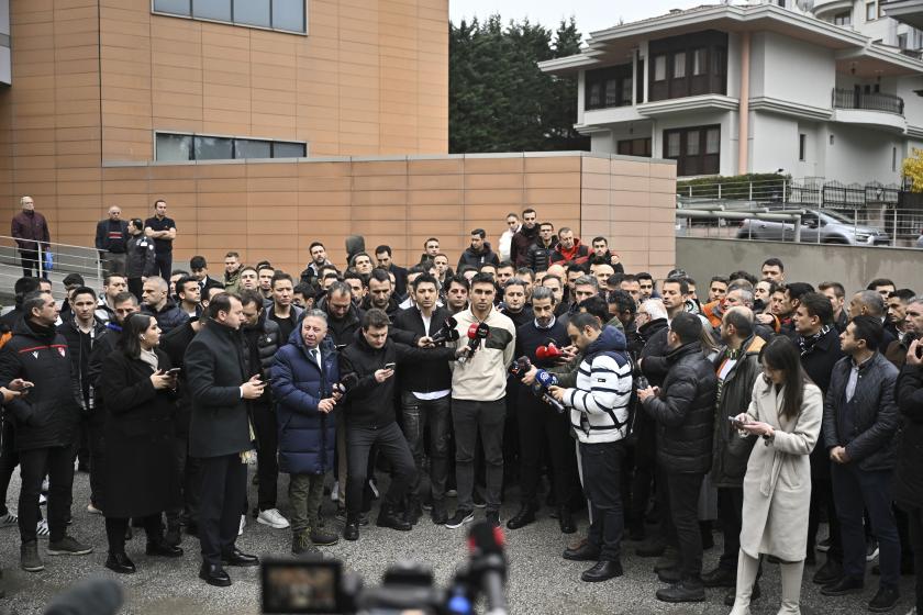 Hakemlerden saldırıya uğrayan meslektaşları Halil Umut Meler'e destek