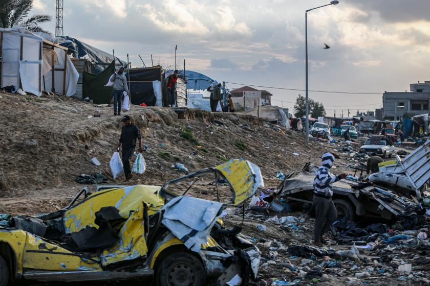 Batı yardımını kesti, İsrail bombaladı: UNRWA okulu vuruldu