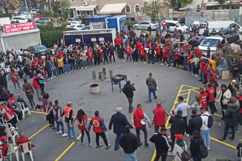 Kartal Belediyesinde işçiler ek protokol sözü aldı, eylemi sonlandırdı