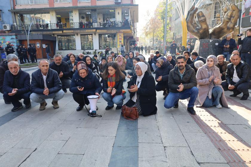 Kayyım Batman'da eş başkanların belediyeye girişini engelledi