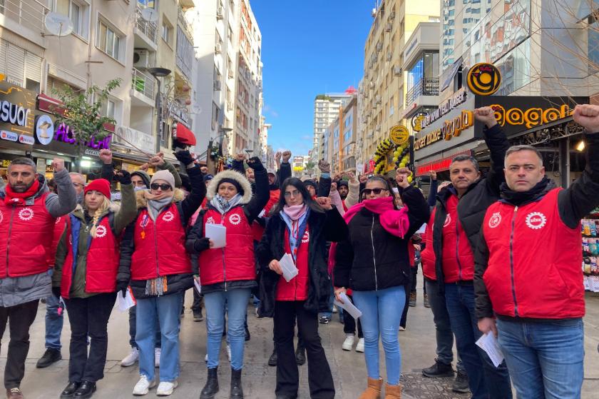 İzmir’de işten atılan belediye işçilerinin direnişi 5’inci gününde