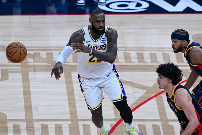 NBA'de LeBron James, bir maçta 42 sayı kaydetti, tarihe geçti