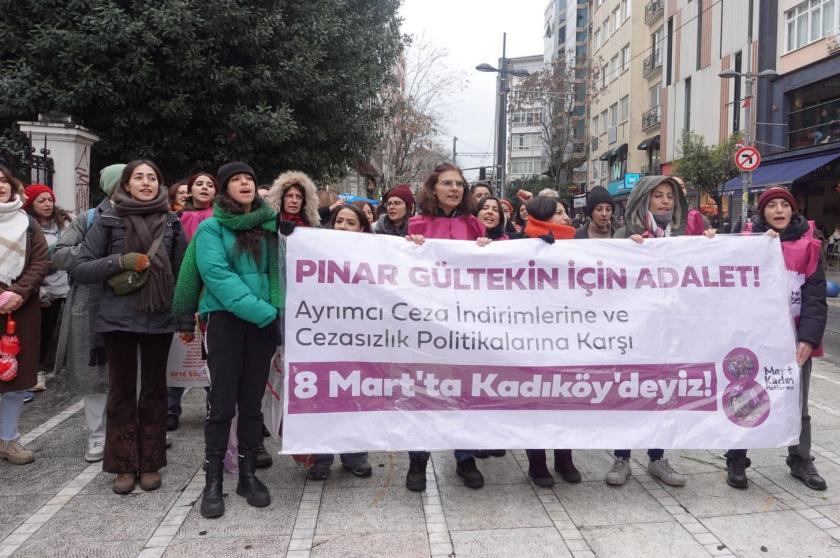 Kadıköy'de kadınlar sokakta: Koruma, aklama, failleri yargıla