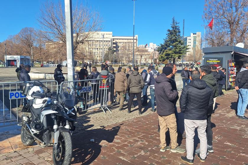 Ekmek mücadelelerine yasak getirilen Başpınar işçileri meydana da alınmıyor