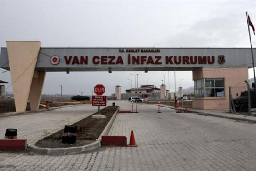 Van T Tipi Cezaevinde kadınlara çıplak arama dayatması