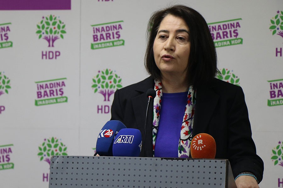 HDP Eski Eş Genel Başkanı Serpil Kemalbay hâlâ gözaltında