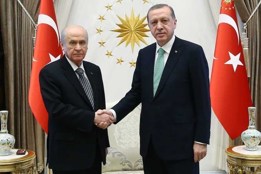 Bahçeli: Gül-Davutoğlu görüşmesi iflas etmiştir