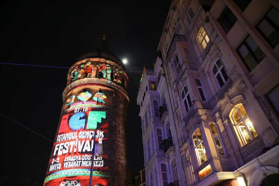 Galata Kulesi, video mappingle renklendirildi